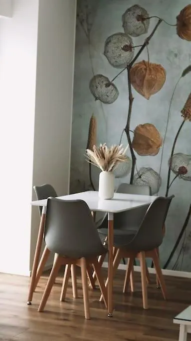 Wohnung Mit Garten In Neusaess Neusass 0*,