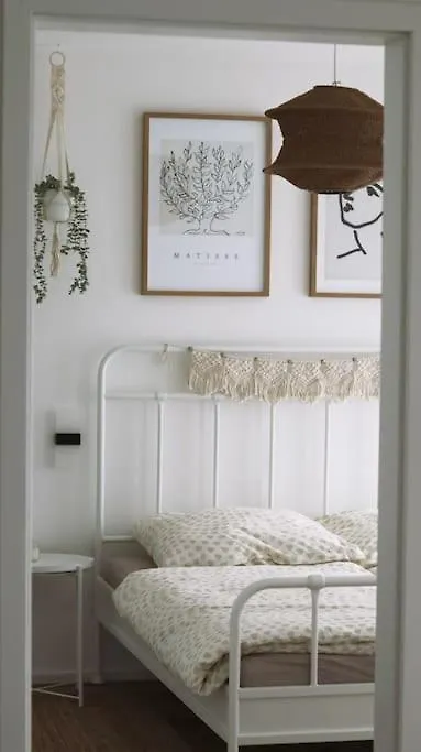 Apartment Wohnung Mit Garten In Neusaess Neusass